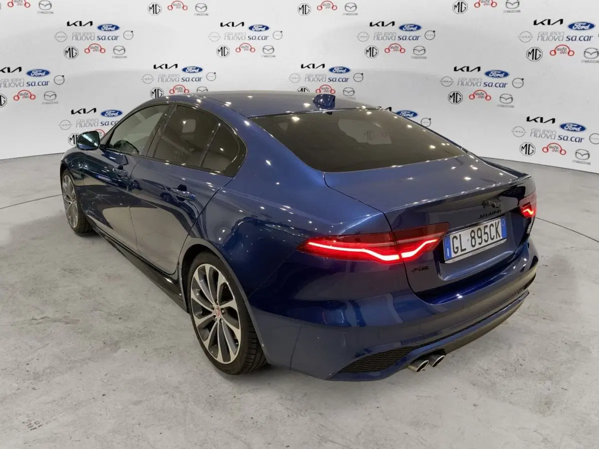 Jaguar XE usata a Vercelli (17)