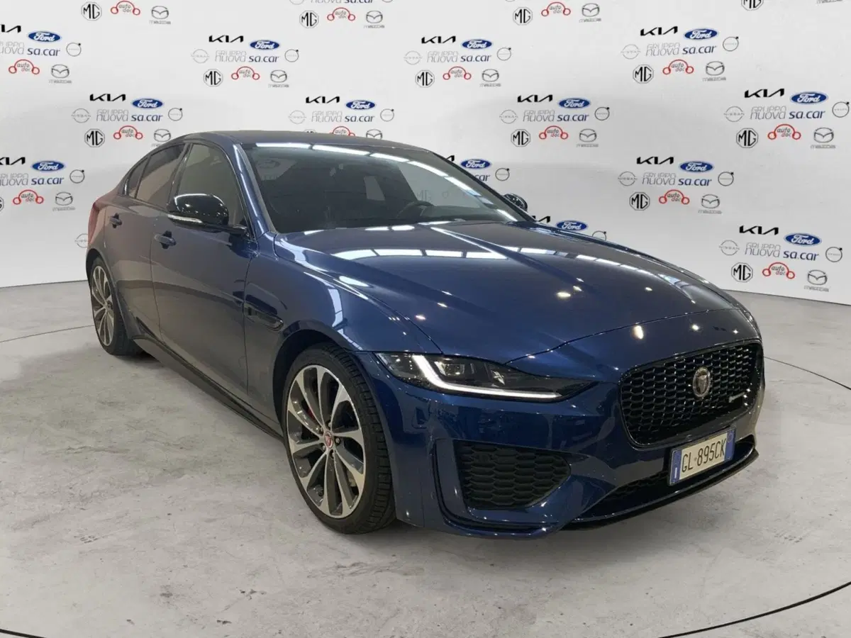 Jaguar XE usata a Vercelli (2)