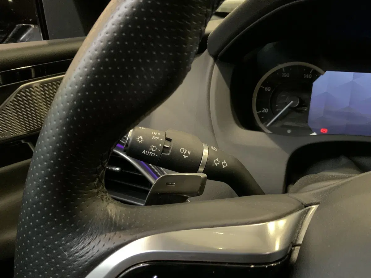Jaguar XE usata a Vercelli (20)