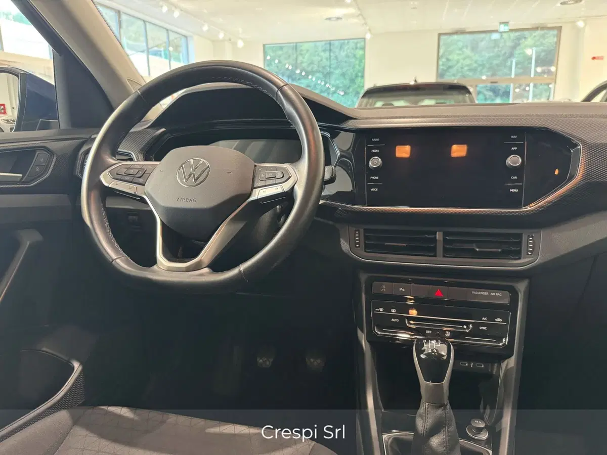 Volkswagen T-Cross usata a Varese (14)