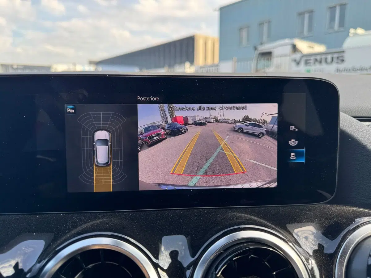 Mercedes-Benz GLA SUV usata a Monza e Brianza (9)