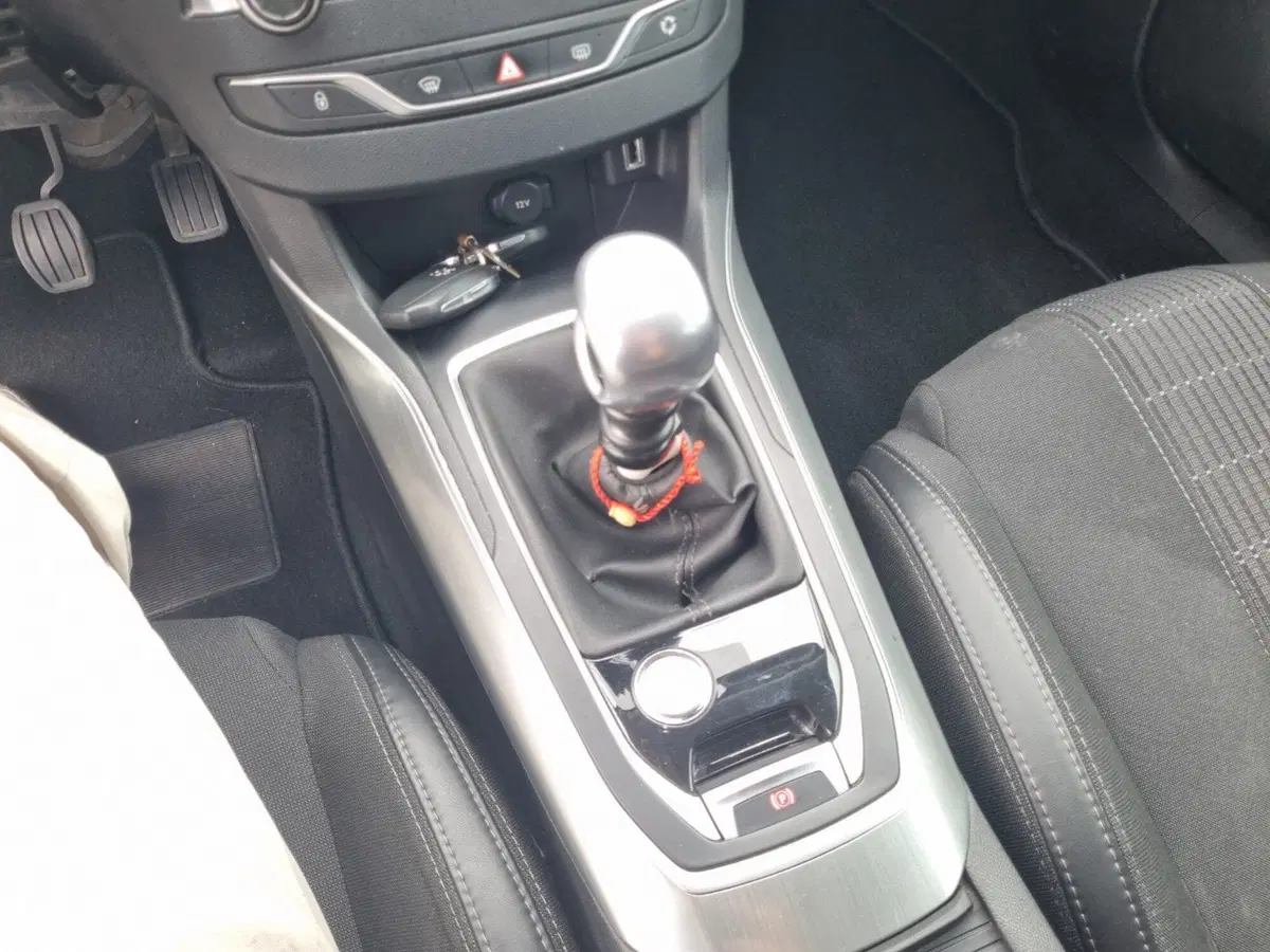 Peugeot 308 SW usata a Lucca (10)