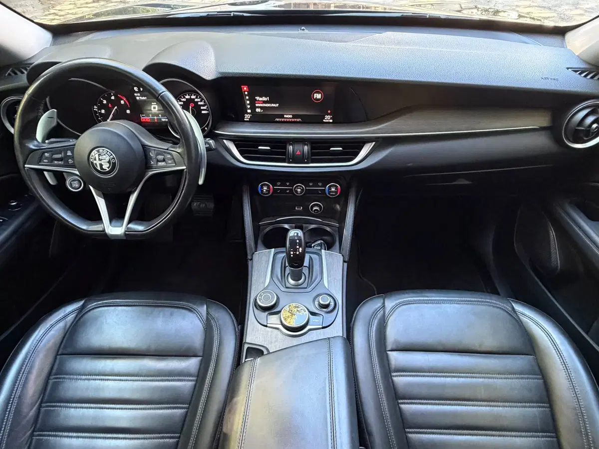 Alfa Romeo Stelvio usata a Ancona (10)