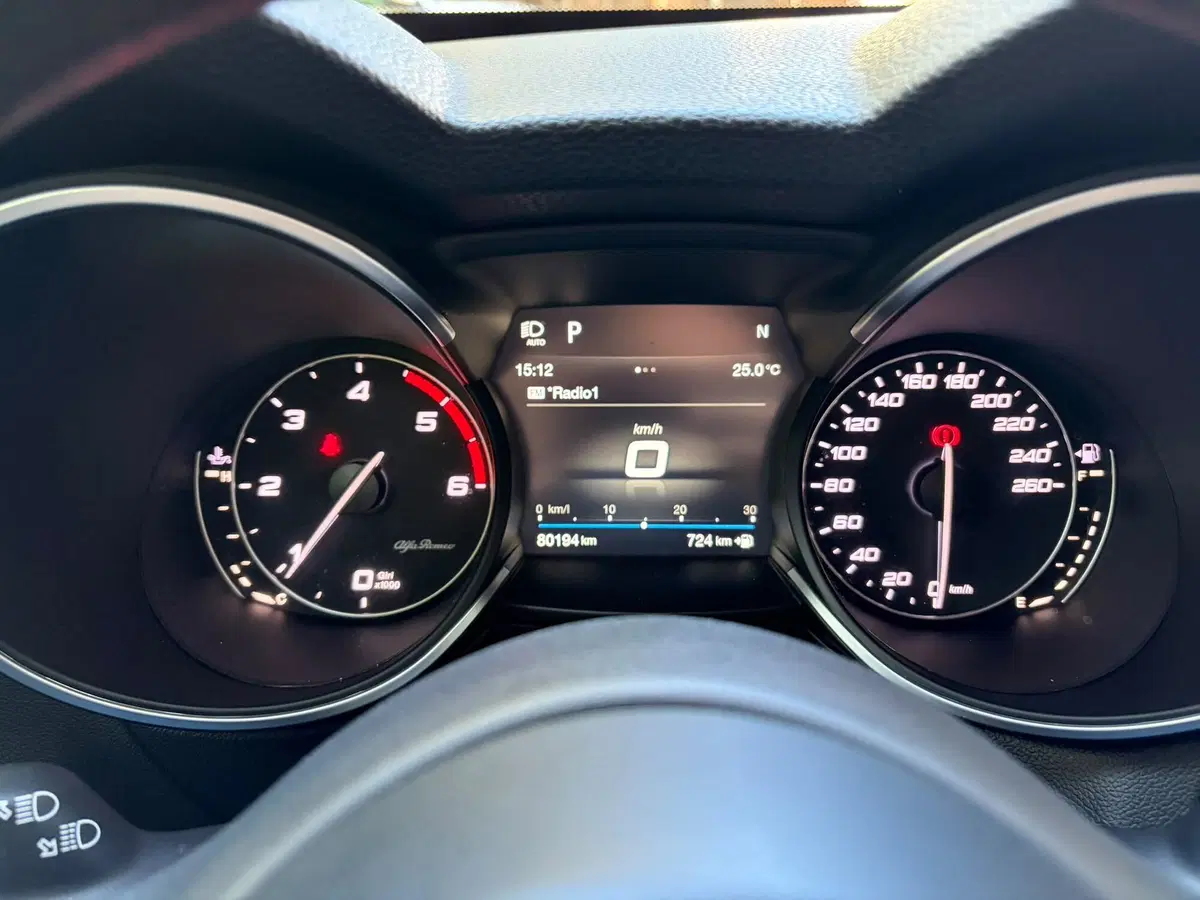 Alfa Romeo Stelvio usata a Ancona (12)