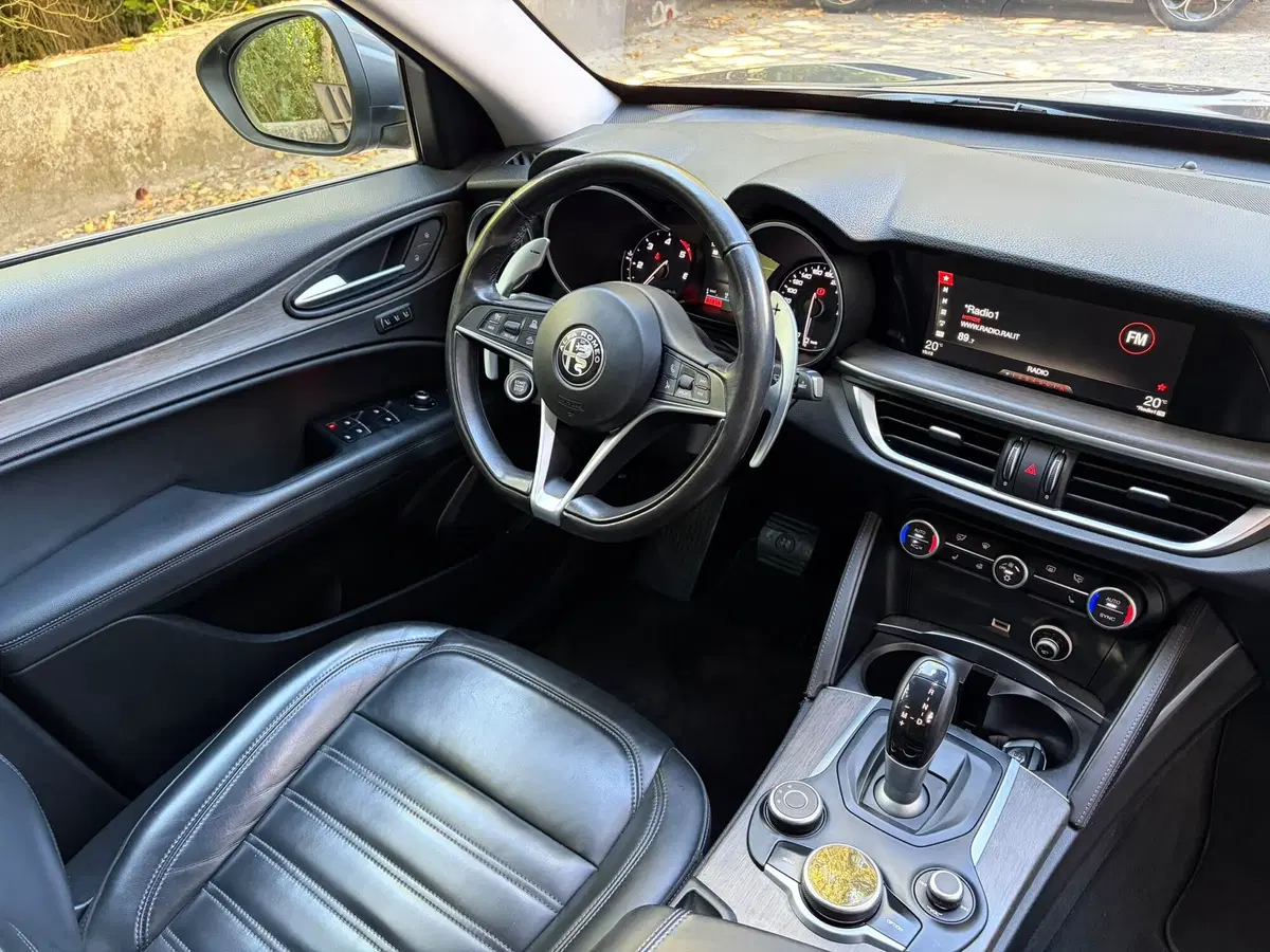 Alfa Romeo Stelvio usata a Ancona (15)