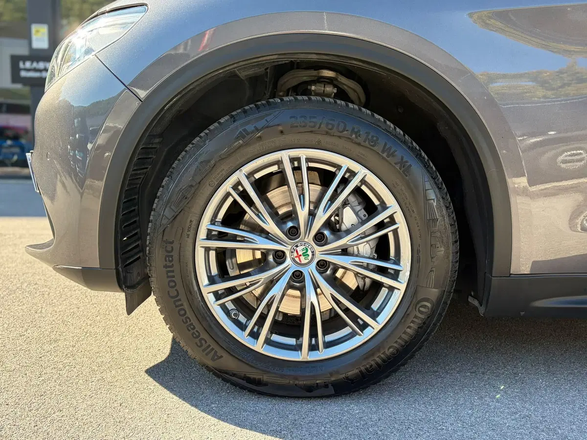 Alfa Romeo Stelvio usata a Ancona (19)