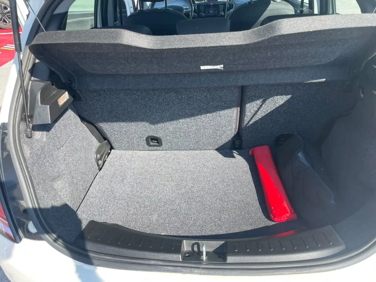 Lancia Ypsilon usata a Lucca (15)