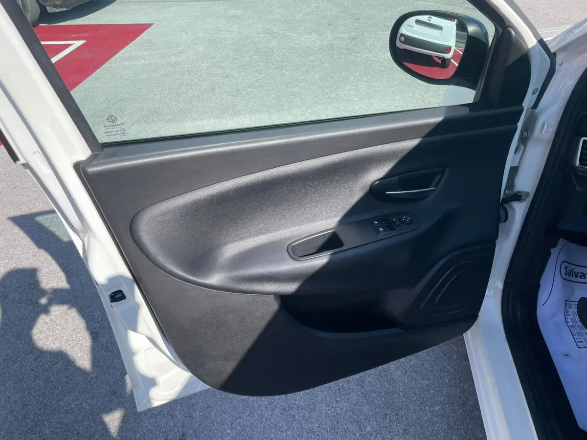 Lancia Ypsilon usata a Lucca (8)