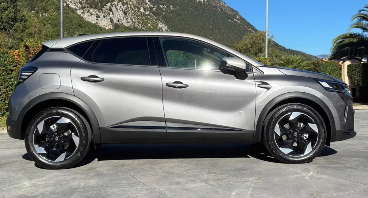 Renault Captur nuova a Frosinone (7)
