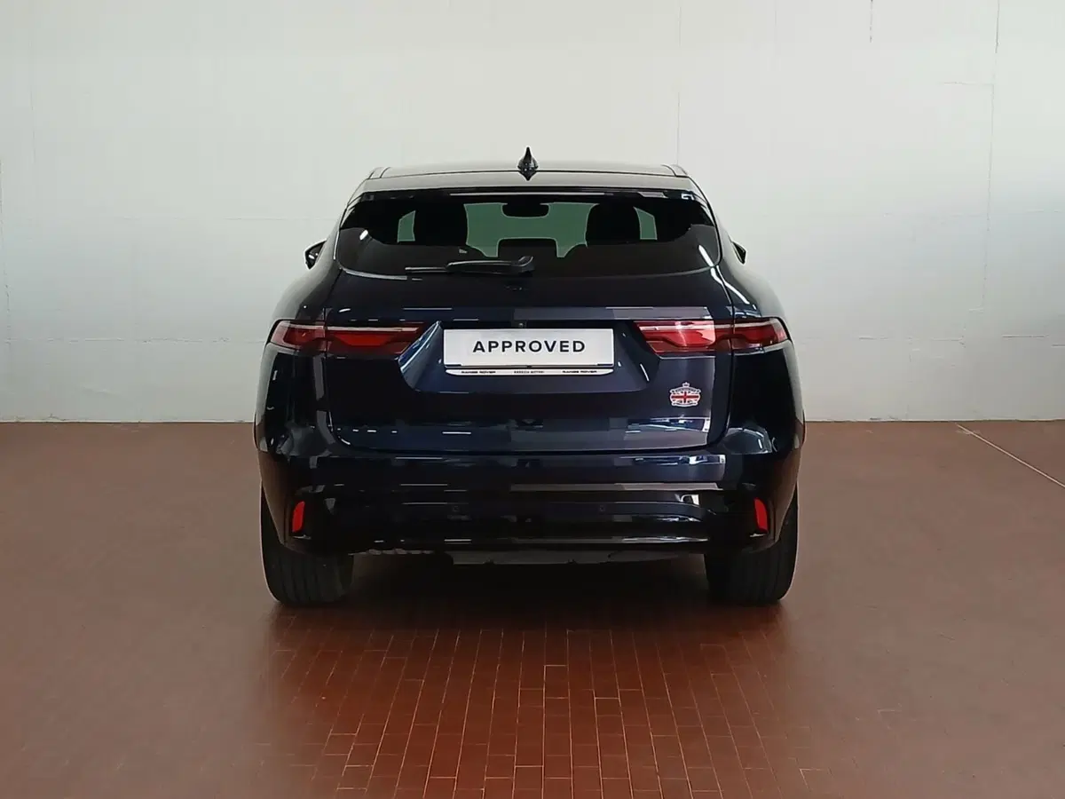 Jaguar F-Pace usata a Brescia (7)
