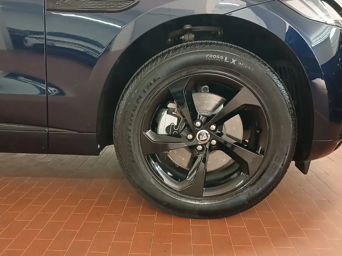 Jaguar F-Pace usata a Brescia (9)
