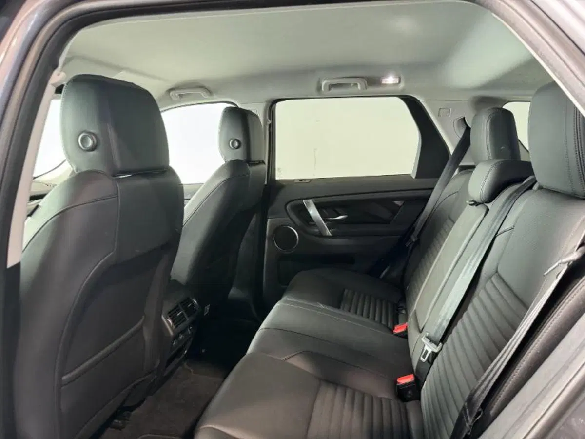 Land Rover Discovery Sport usata a Venezia (13)