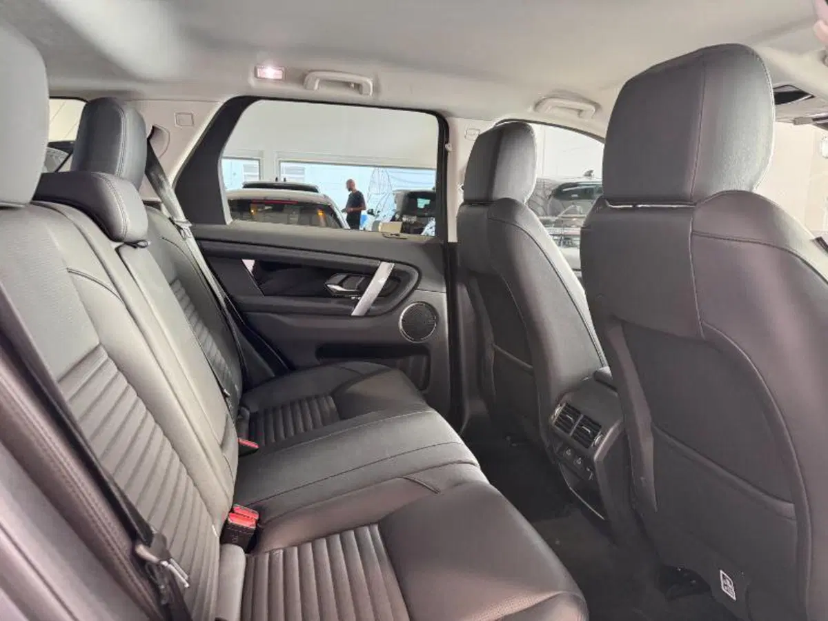 Land Rover Discovery Sport usata a Venezia (15)