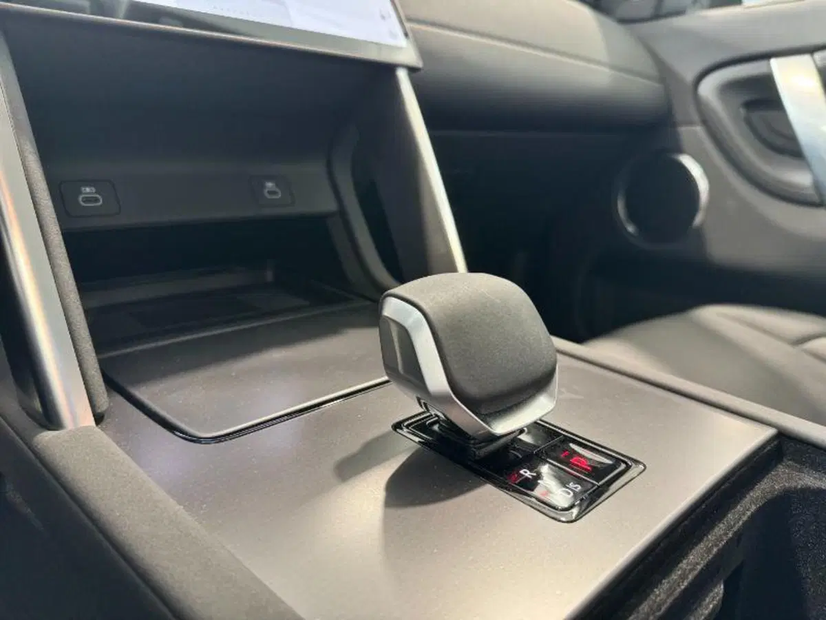 Land Rover Discovery Sport usata a Venezia (20)