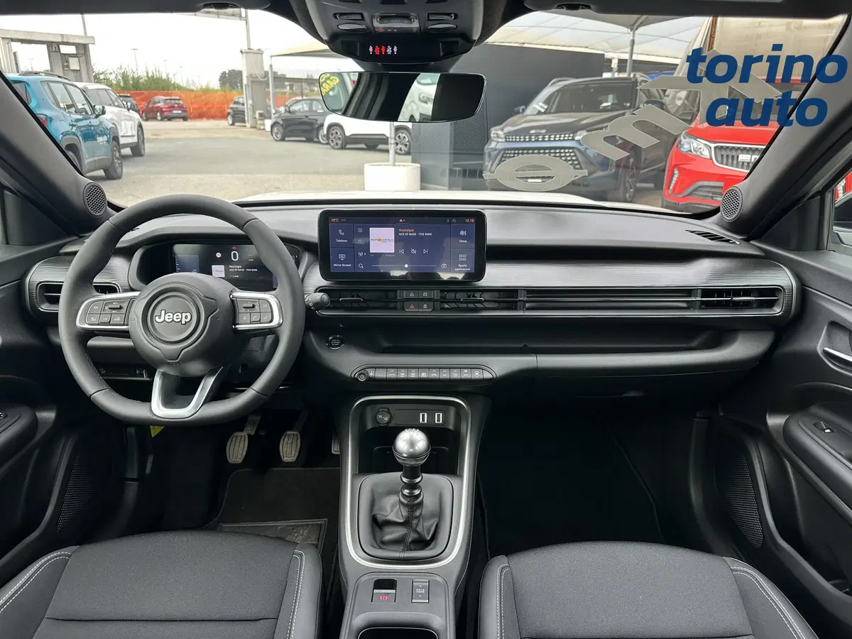 Jeep Avenger nuova a Torino (14)