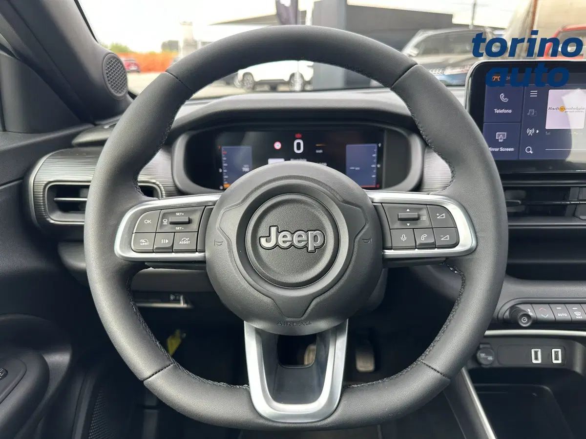 Jeep Avenger nuova a Torino (17)