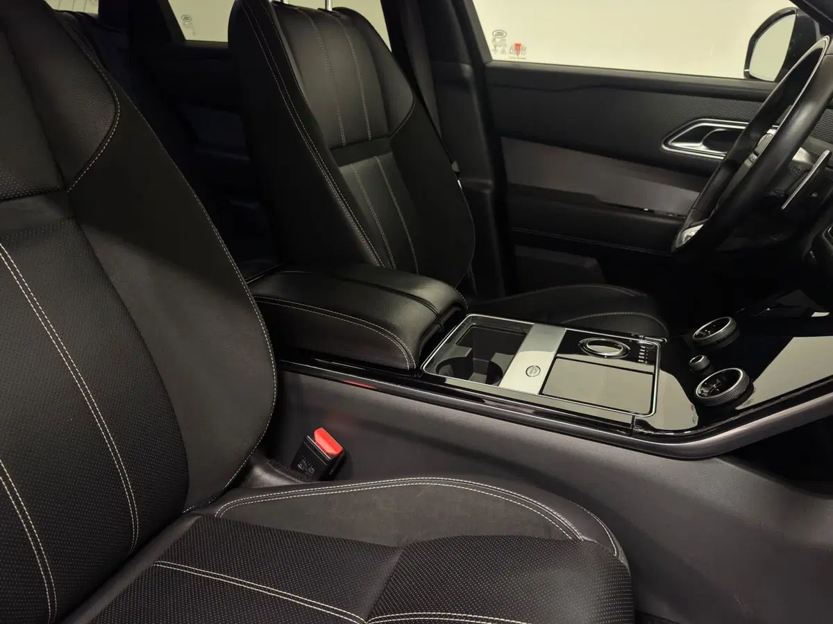 Land Rover Range Rover Velar usata a Novara (13)