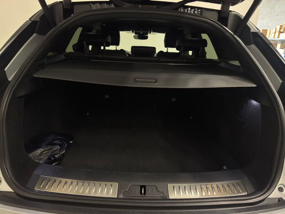 Land Rover Range Rover Velar usata a Novara (17)