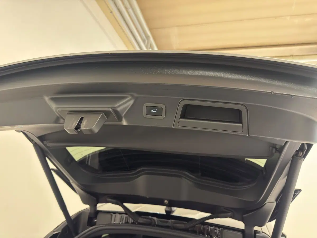 Land Rover Range Rover Velar usata a Novara (18)