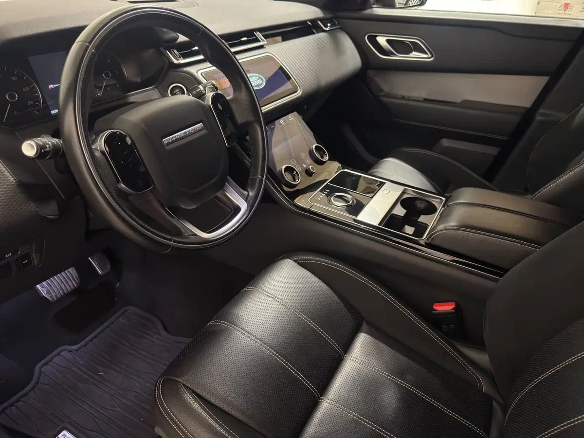 Land Rover Range Rover Velar usata a Novara (20)