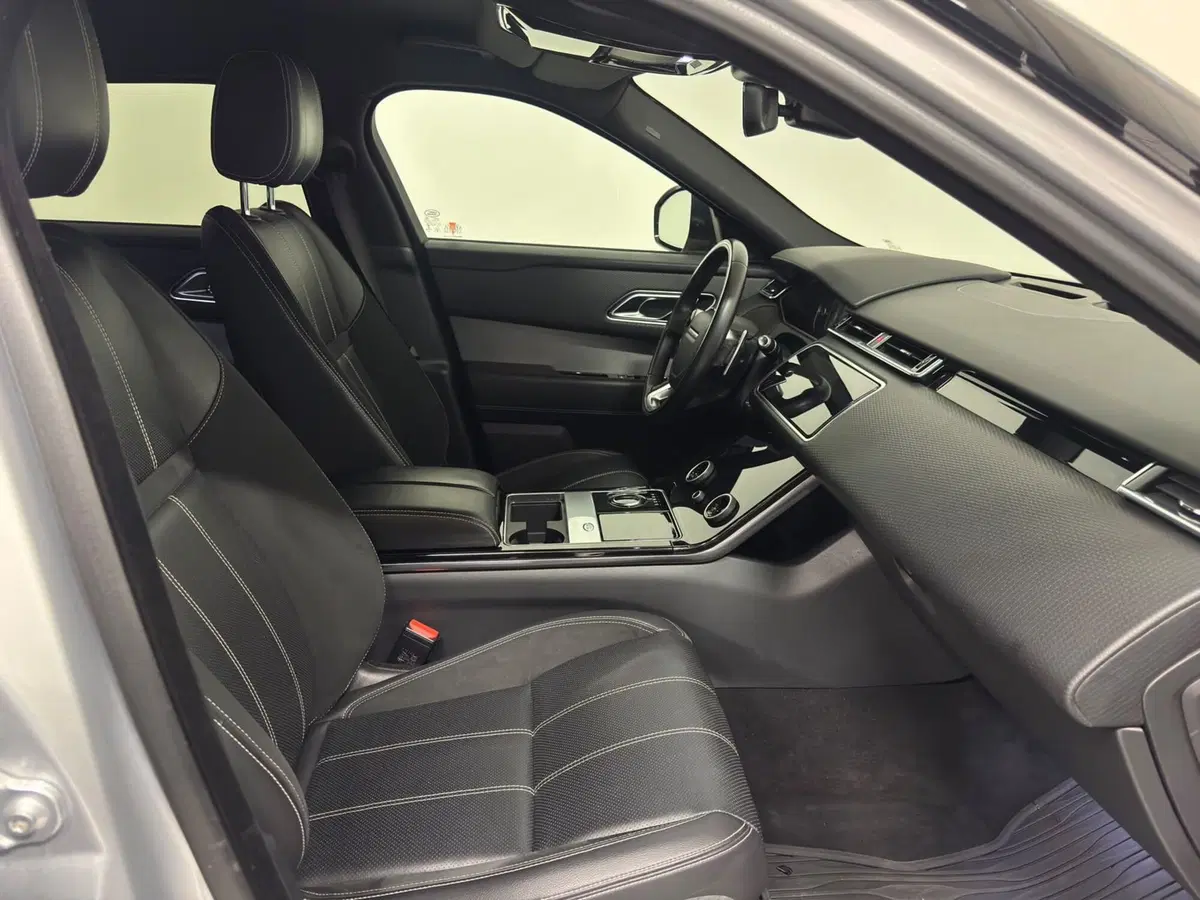 Land Rover Range Rover Velar usata a Novara (3)