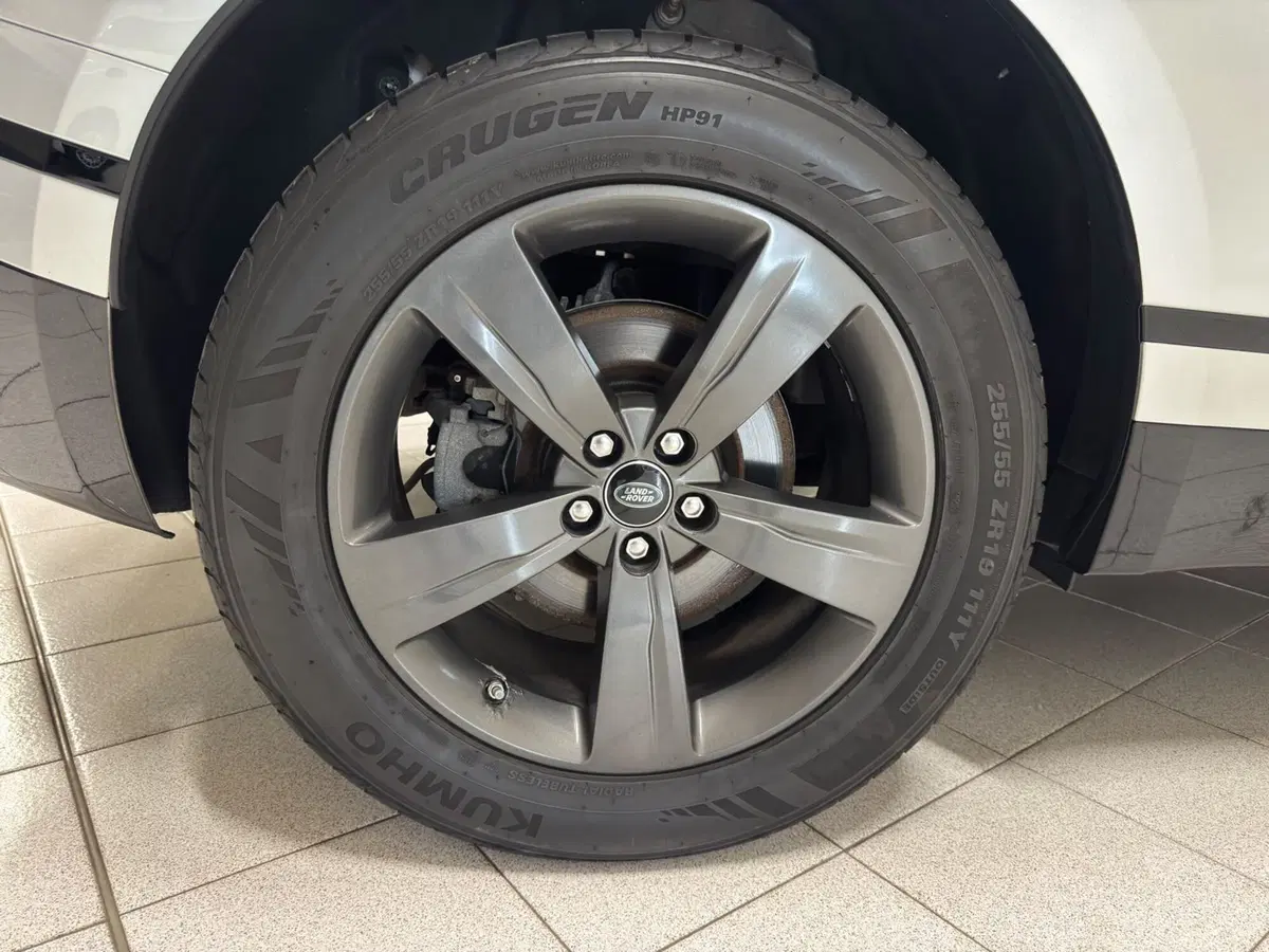 Land Rover Range Rover Velar usata a Novara (9)