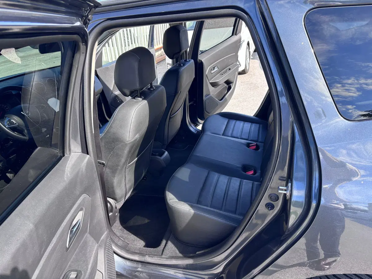 Dacia Duster usata a Ancona (10)