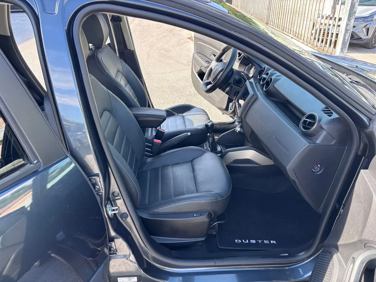 Dacia Duster usata a Ancona (13)