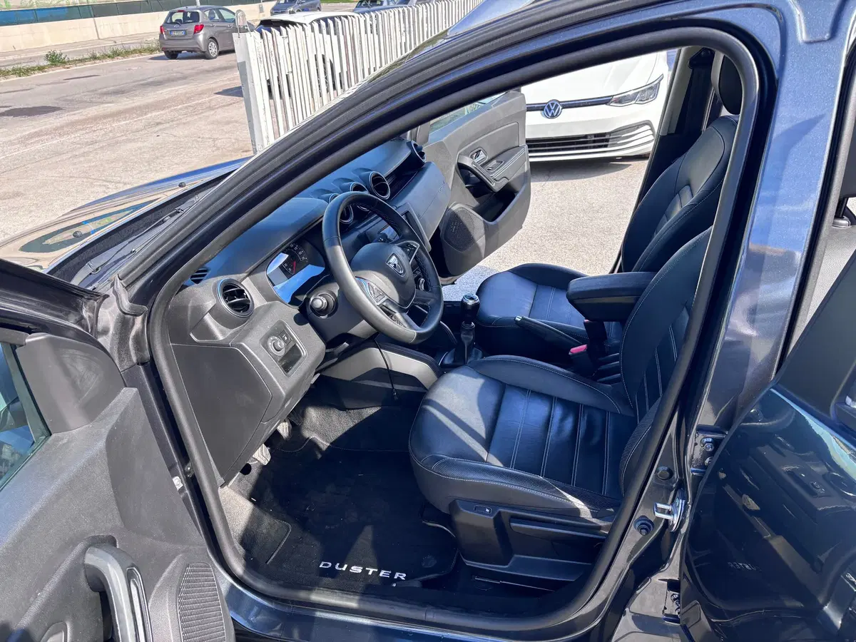 Dacia Duster usata a Ancona (9)