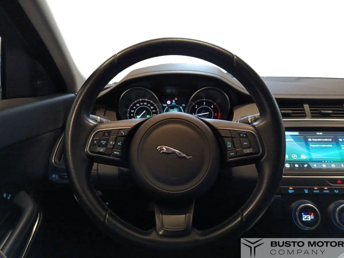 Jaguar E-Pace usata a Varese (13)