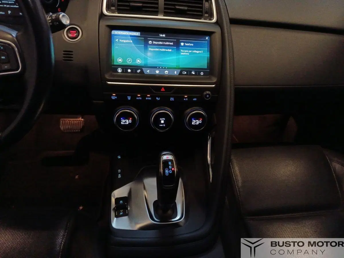 Jaguar E-Pace usata a Varese (15)