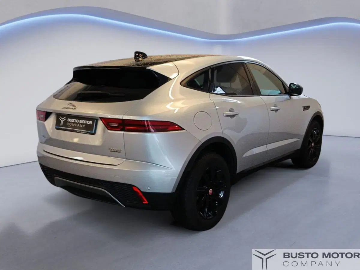 Jaguar E-Pace usata a Varese (6)