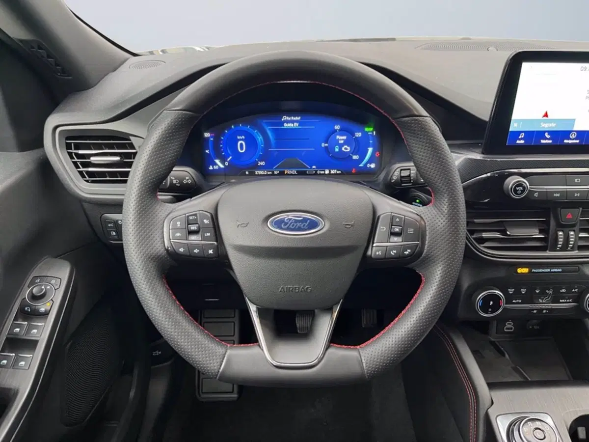 Ford Kuga usata a Milano (13)