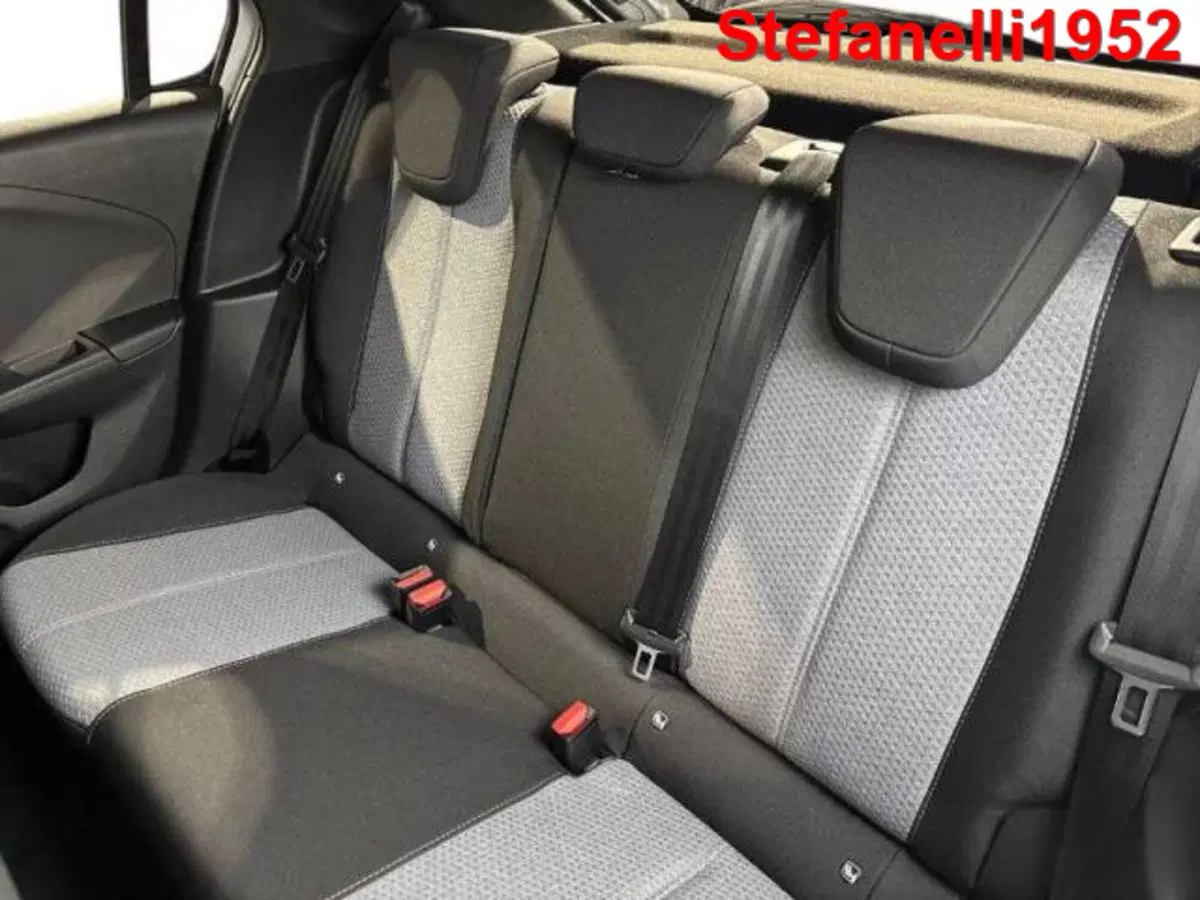 Opel Corsa nuova a Bologna (9)