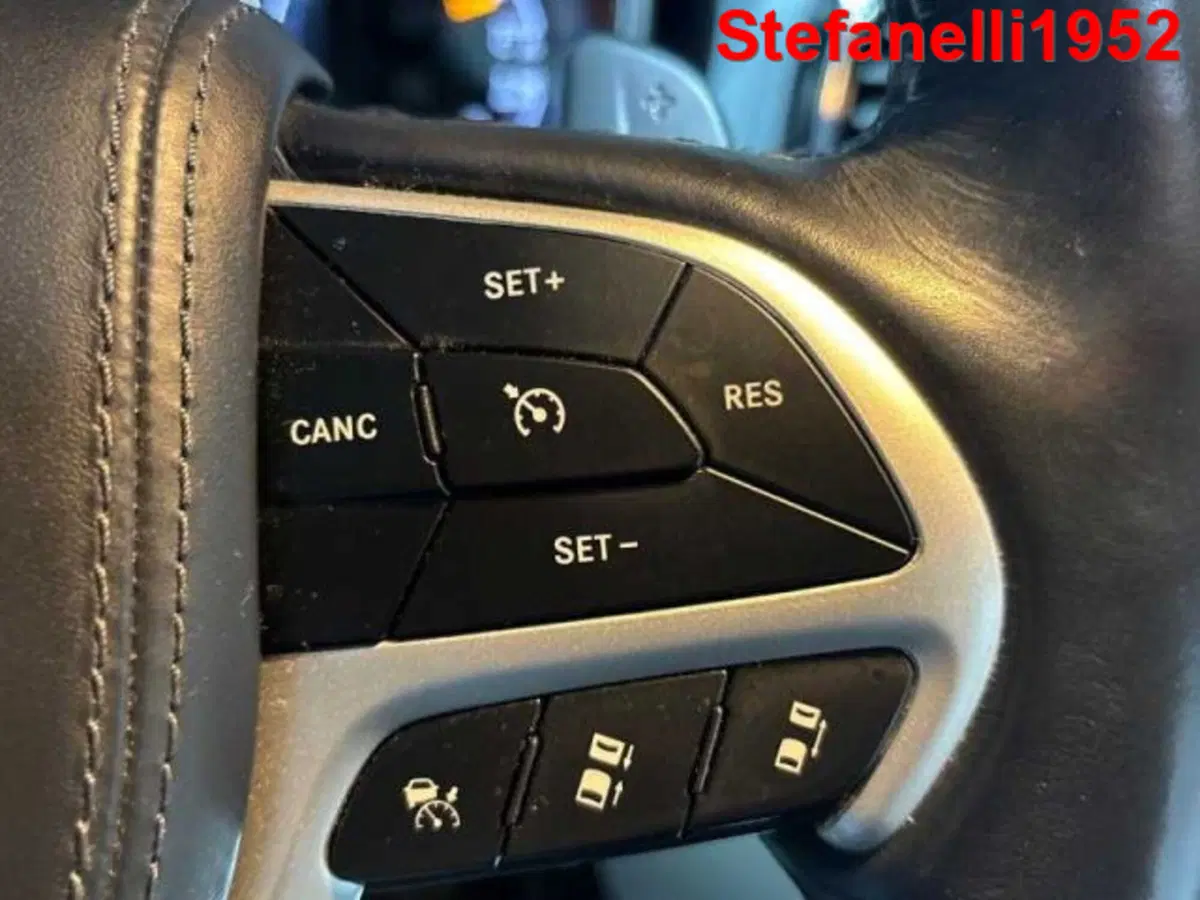 Jeep Grand Cherokee usata a Bologna (19)