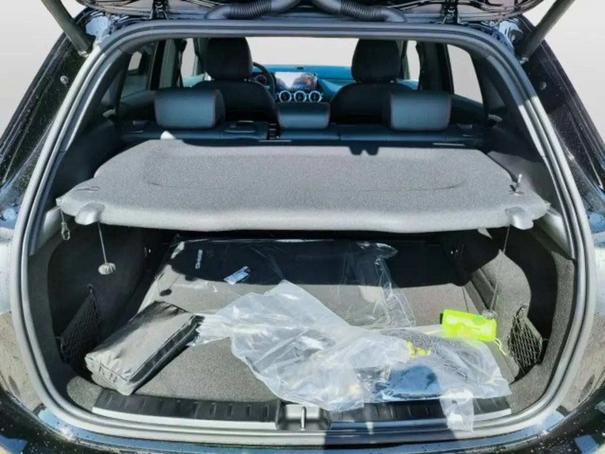 Mercedes-Benz GLA SUV nuova a Teramo (5)