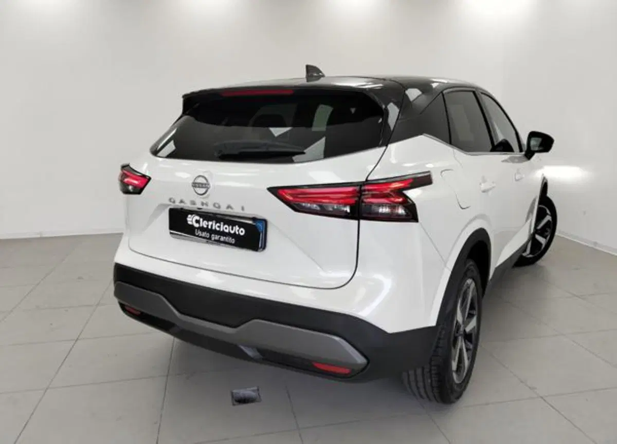 Nissan Qashqai usata a Como (2)