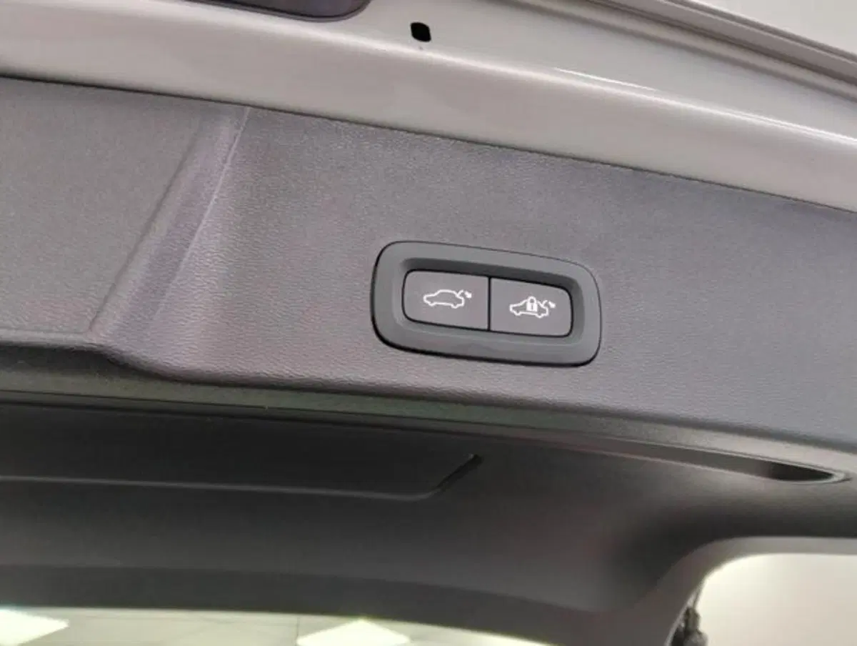 Volvo XC40 usata a Como (18)