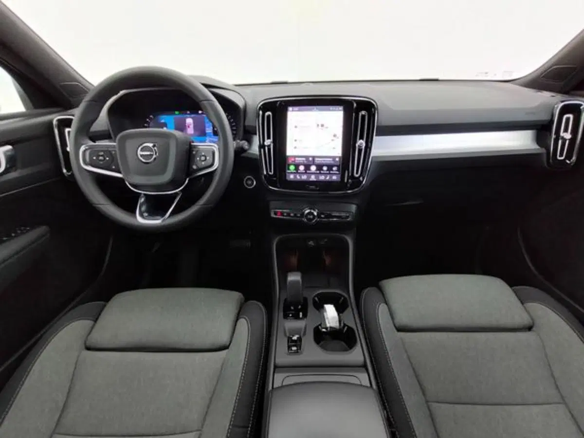 Volvo XC40 usata a Como (4)