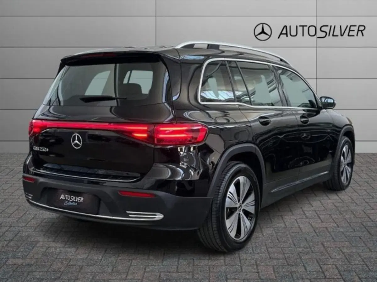 Mercedes-Benz EQB usata a Verona (2)