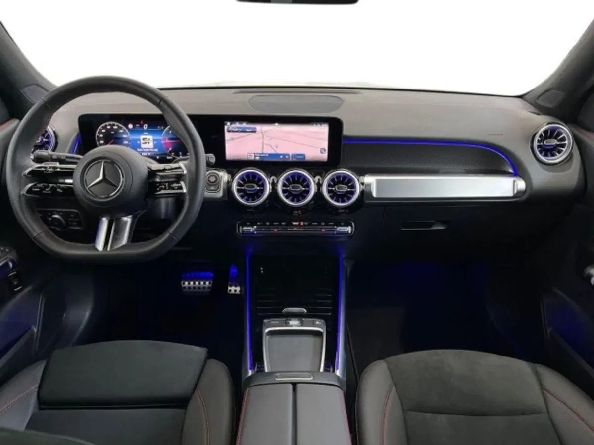 Mercedes-Benz GLB nuova a Verona (9)