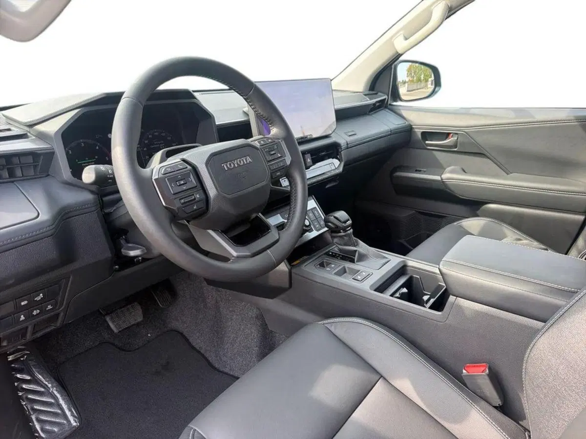 Toyota Hilux nuova a Vicenza (6)