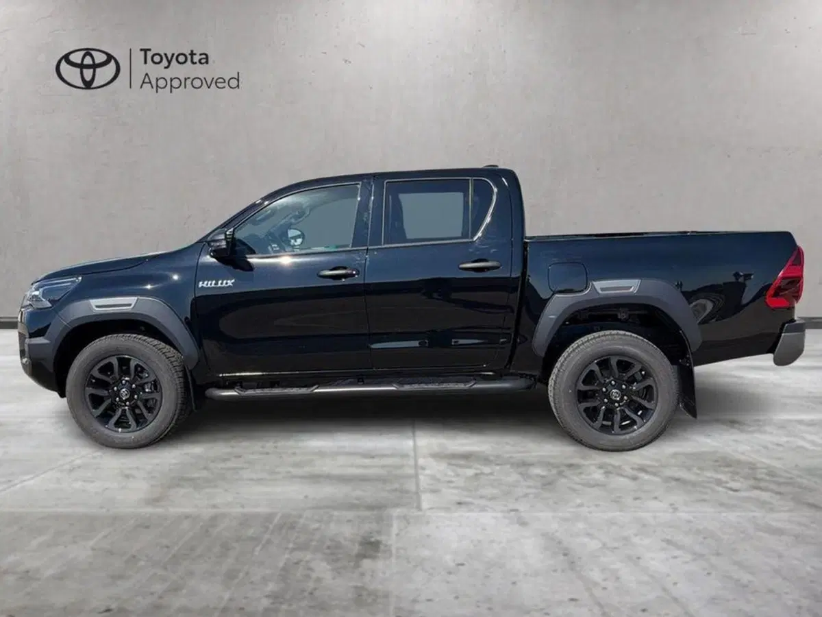Toyota Hilux nuova a Vicenza (2)