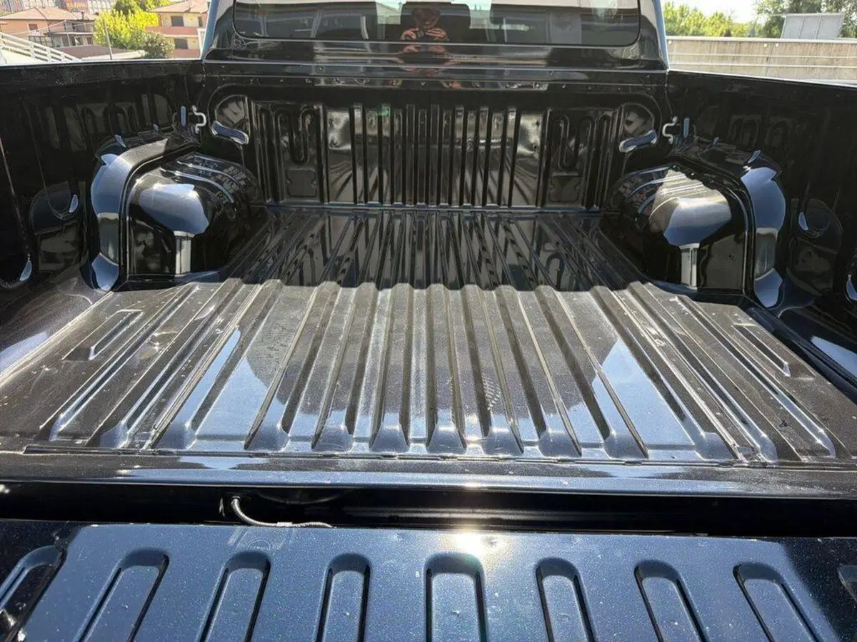 Toyota Hilux nuova a Vicenza (5)