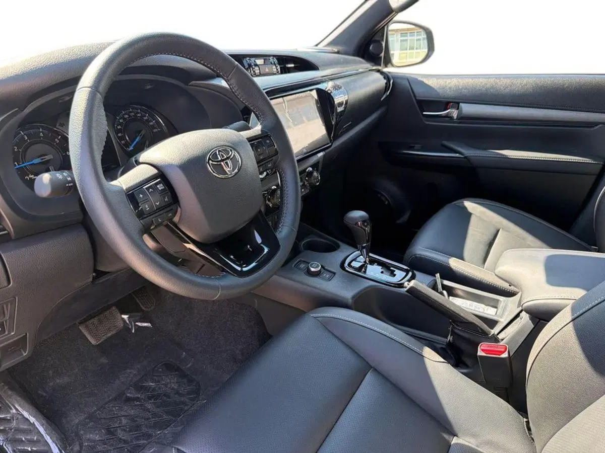 Toyota Hilux nuova a Vicenza (6)