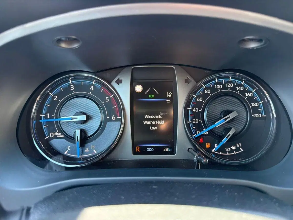 Toyota Hilux nuova a Vicenza (8)