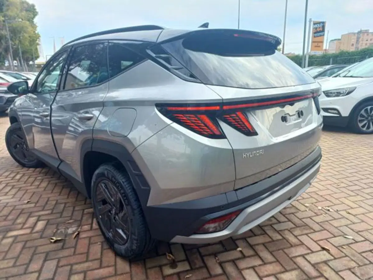Hyundai Tucson nuova a Savona (4)