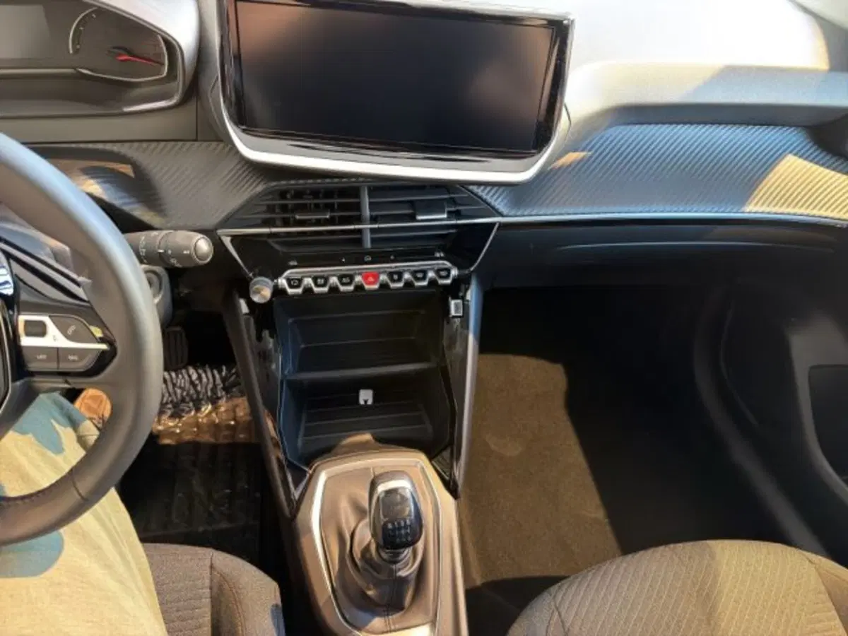 Peugeot 208 nuova a Perugia (15)