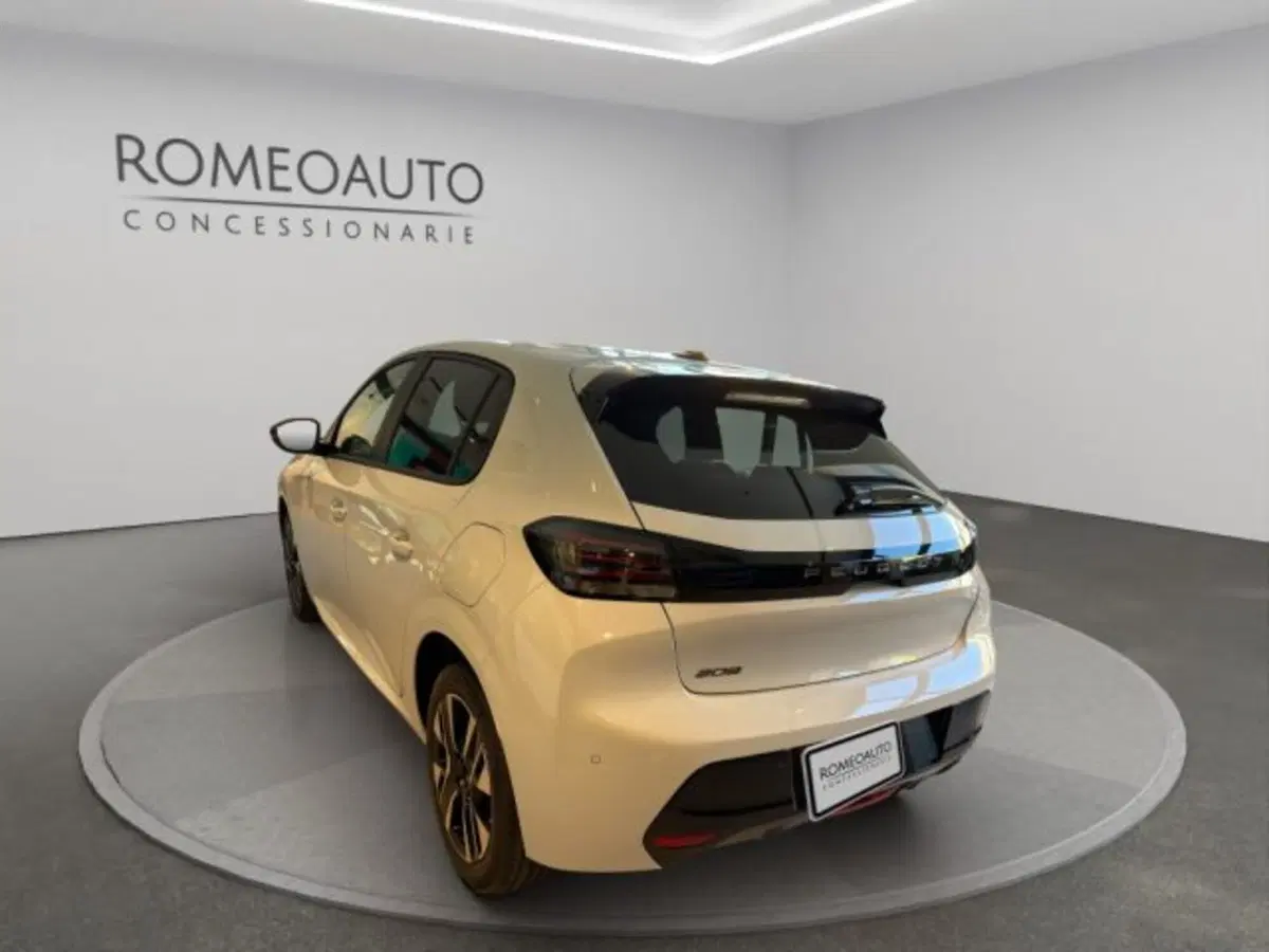 Peugeot 208 nuova a Perugia (4)