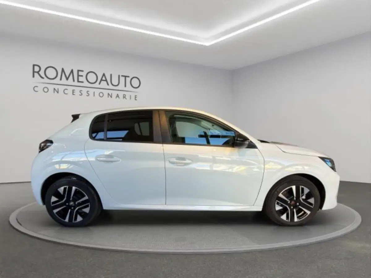 Peugeot 208 nuova a Perugia (7)